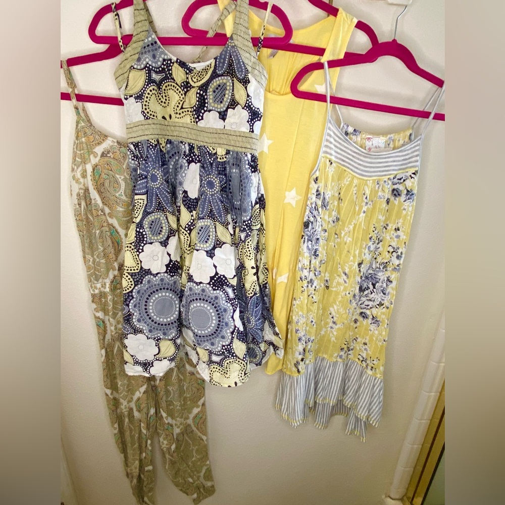 LOT OF 4 items, 3 dresses & 1 jumper! Funky kids, O’Neil, Pink Vanilla & Peek!